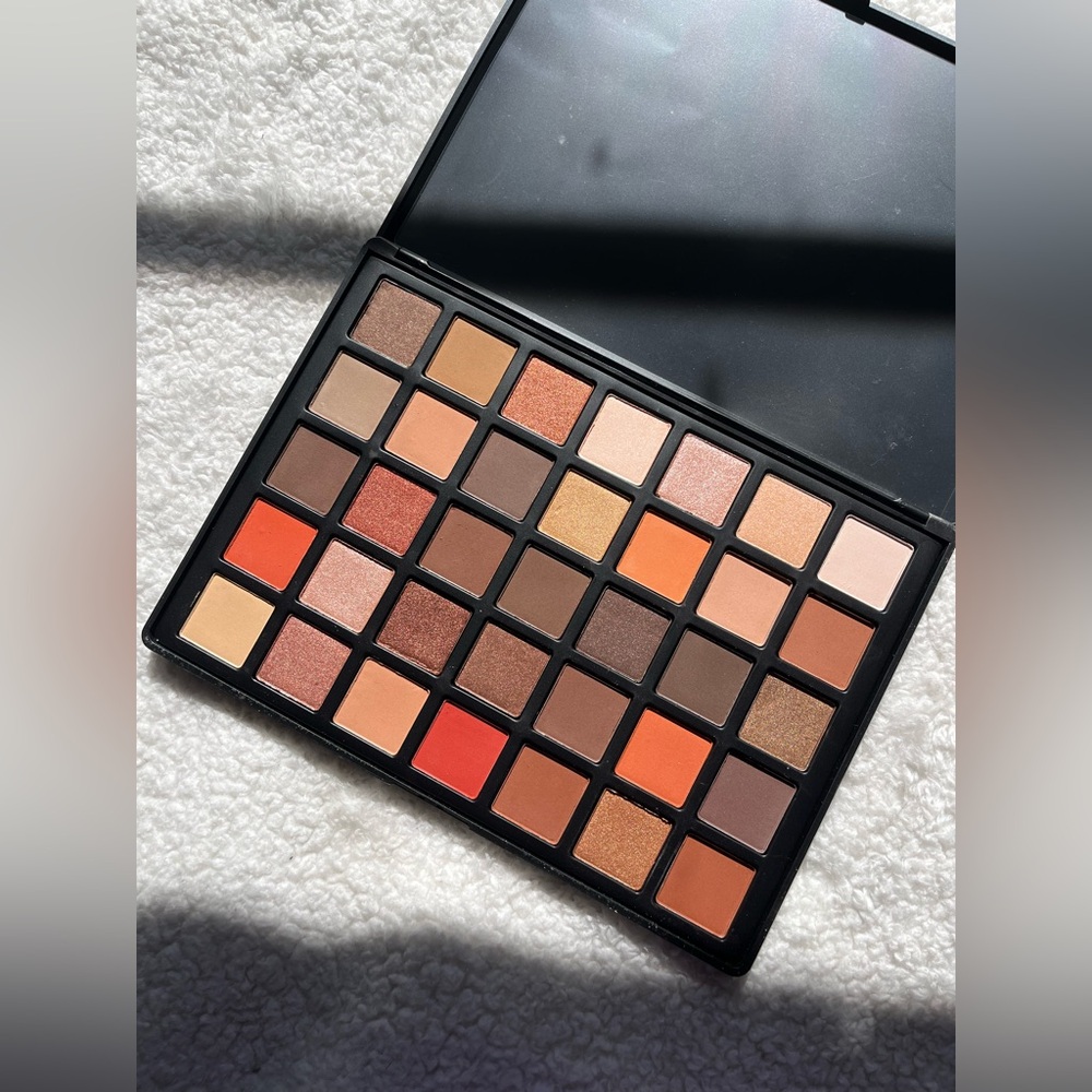 BNWT beauty creations 25 color pro palette “ruby”